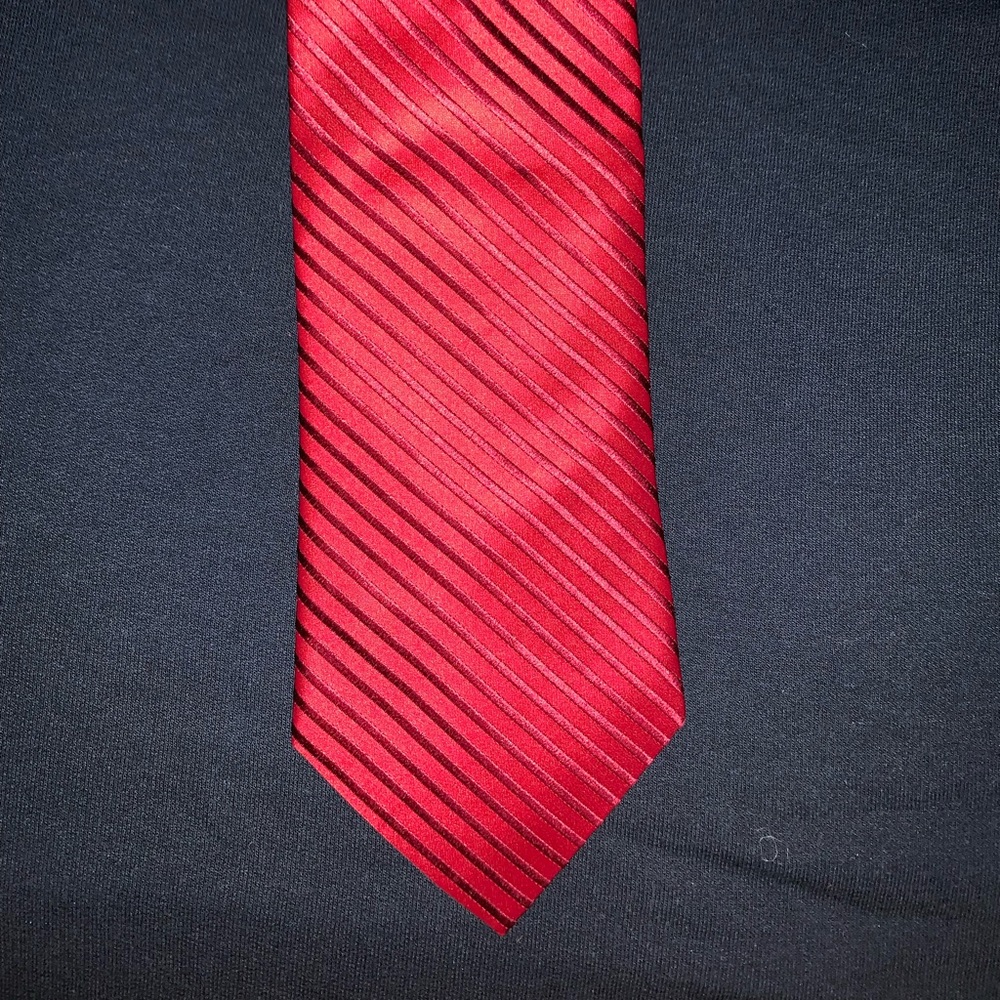 RED NICOLE MILLER TIE